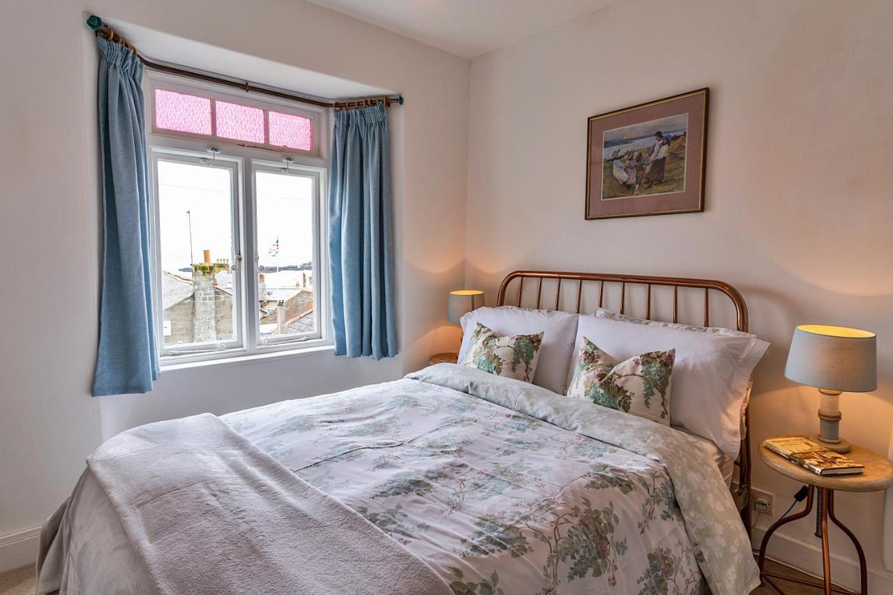 Finest Retreats - Cosy Mousehole Cottage With Sea Views Экстерьер фото